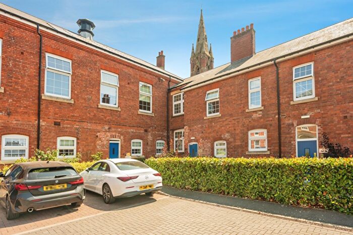 2 Bedroom Flat For Sale In New Road, Stourbridge, DY8