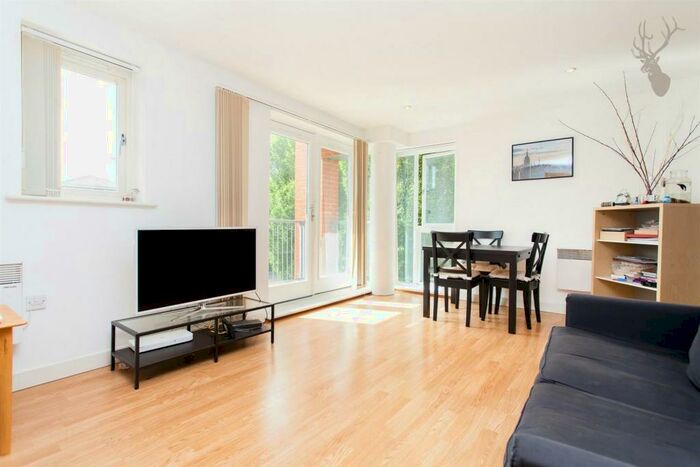 2 Bedroom Flat To Rent In Matilda Gardens, Bow, London, E3