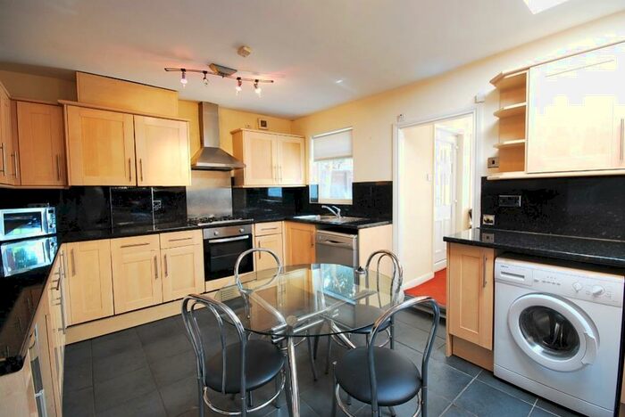 4 Bedroom Apartment To Rent In Fern Avenue, Jesmond, NE2