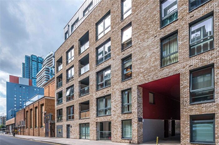 3 Bedroom Duplex For Sale In Wharf Road, Islington, London, N1