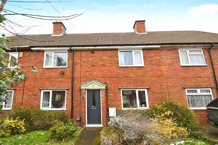 3 Bedroom Terraced House For Sale In St. Augustines Crescent, Chesterfield, Derbyshire, S40