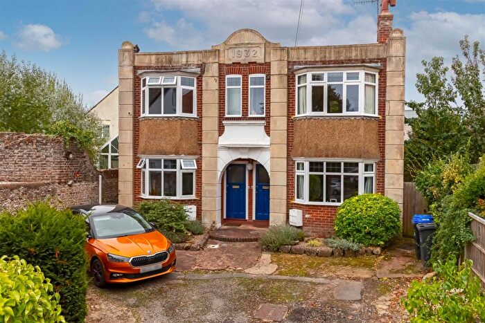 3 Bedroom Flat For Sale In Cambridge Road, Worthing, BN11
