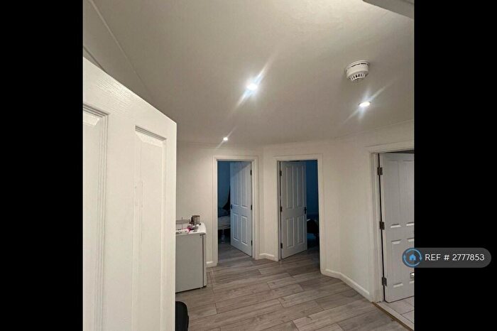 2 Bedroom Flat To Rent In West Street, Brighton, BN1