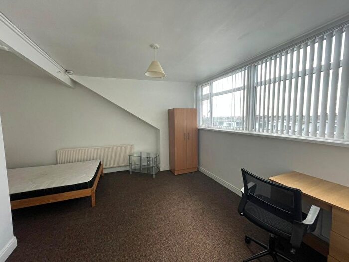 6 Bedroom Terraced House To Rent In Brudnell Mount, Hyde Park, Leeds, LS6