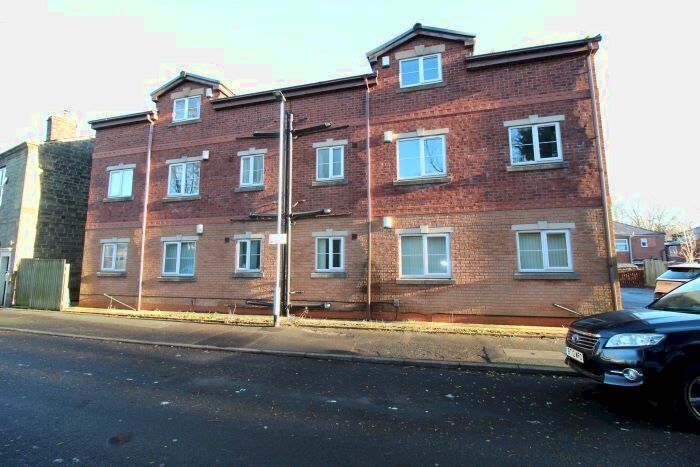 2 Bedroom Flat To Rent In Manchester Old Road, Bury, BL9