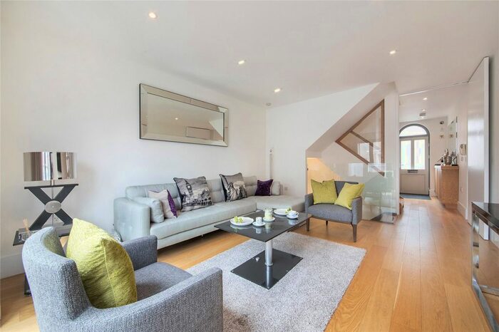 4 Bedroom Property To Rent In Courtyard Terrace, Greenwich High Road, SE10