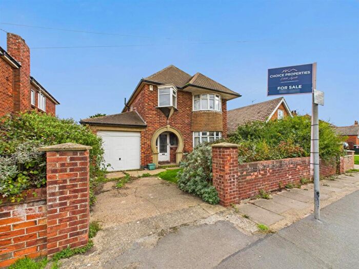 4 Bedroom Detached House For Sale In Trusthorpe Road, Sutton-On-Sea, LN12