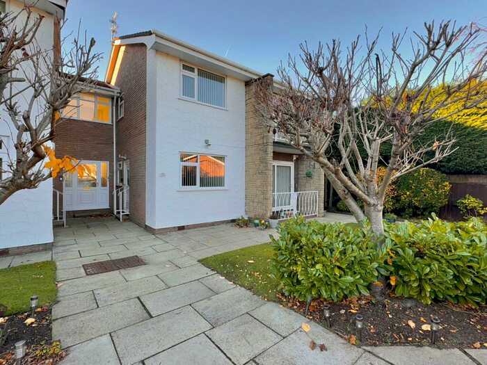 2 Bedroom Apartment To Rent In Clifden Court, Halsall Lane, Formby, L37