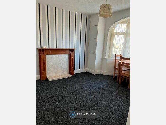 2 Bedroom Flat To Rent In First Floor, Blackpool FY4