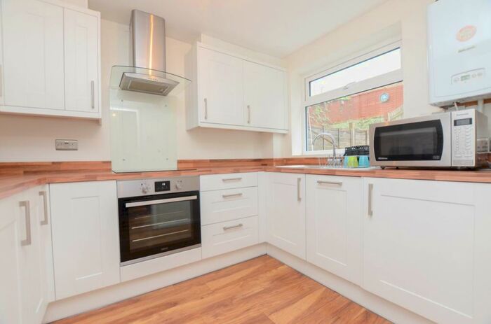 3 Bedroom Terraced House To Rent In Oakwood Drive, Lordswood, Southampton, Hampshire, SO16