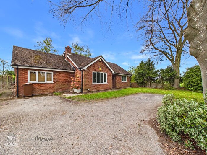 4 Bedroom Detached Bungalow To Rent In The Beeches, Hay End Lane, Lichfield, Staffordshire, WS13