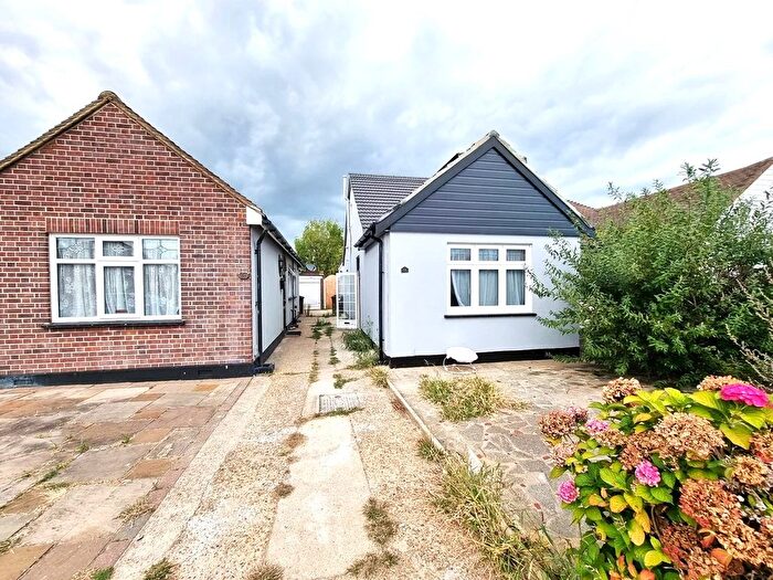 4 Bedroom Detached Bungalow To Rent In Purland Close, Dagenham, RM8