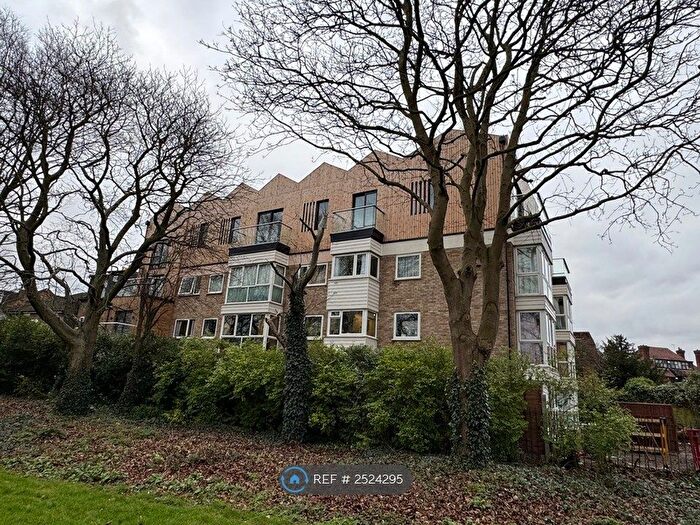 2 Bedroom Flat To Rent In Valentines Road, Ilford, IG1