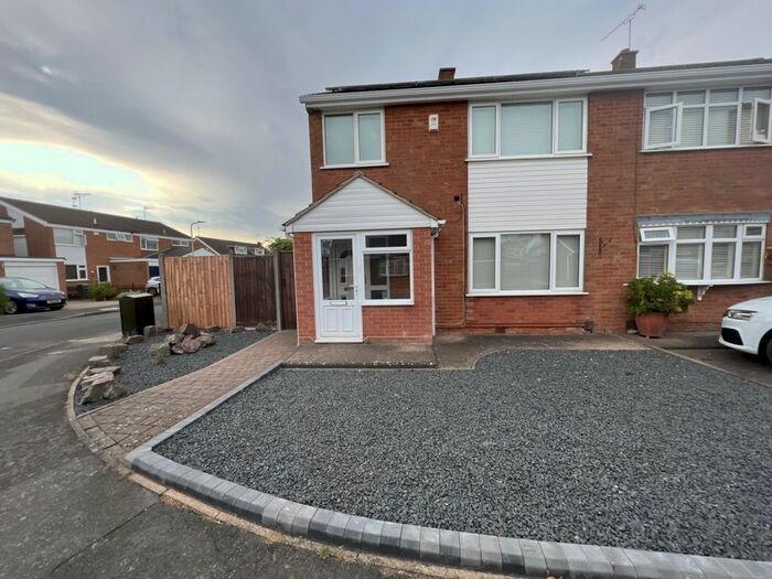 3 Bedroom Semi-Detached House To Rent In Pitton Close, Wigston, LE18