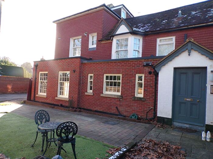 2 Bedroom Flat To Rent In Beechen House, Lyndhurst, SO43