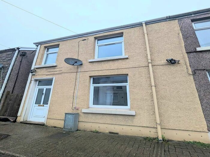 3 Bedroom Property To Rent In Castle Street, Maesteg, CF34