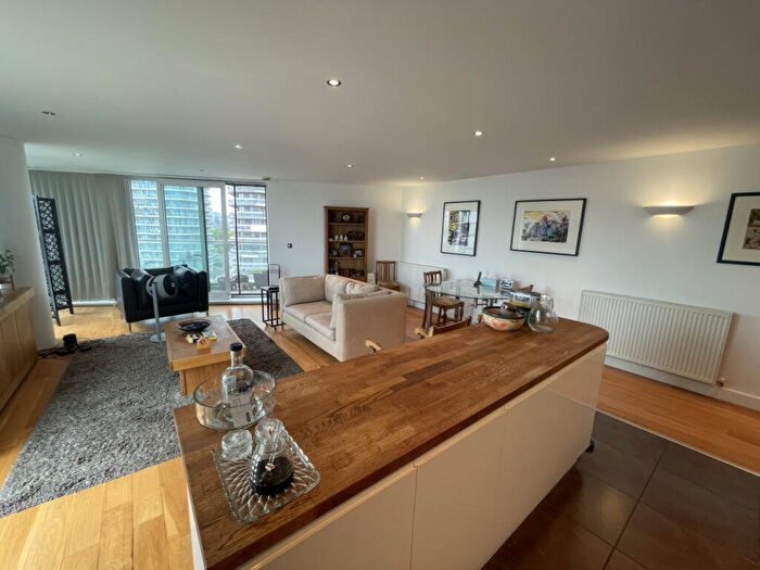3 Bedroom Flat For Sale In London, E16
