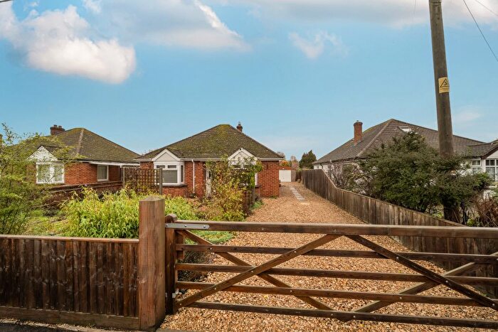 2 Bedroom Detached Bungalow For Sale In Blenheim Orchard, East Hanney, Wantage, OX12