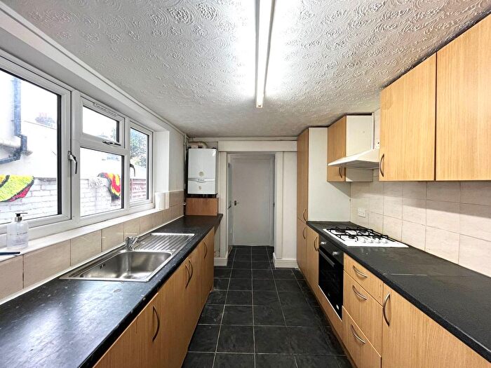 4 Bedroom Terraced House To Rent In Wakefield Street, London, E6