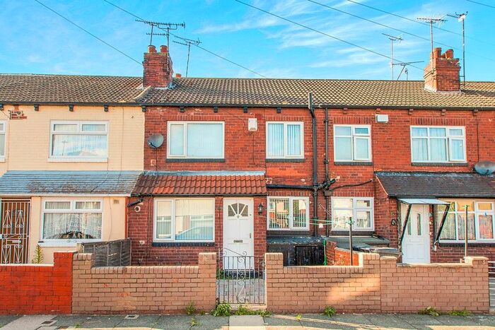 2 Bedroom Terraced House To Rent In Longroyd Grove, Leeds, West Yorkshire, LS11