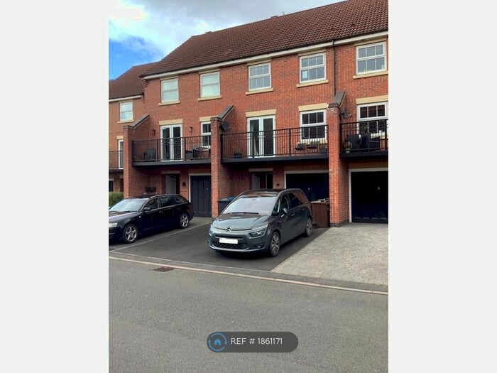 4 Bedroom Terraced House To Rent In Avalon Drive, Chellaston, Derby, DE73
