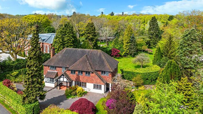 4 Bedroom Detached House To Rent In Heather Close, Kingswood, KT20