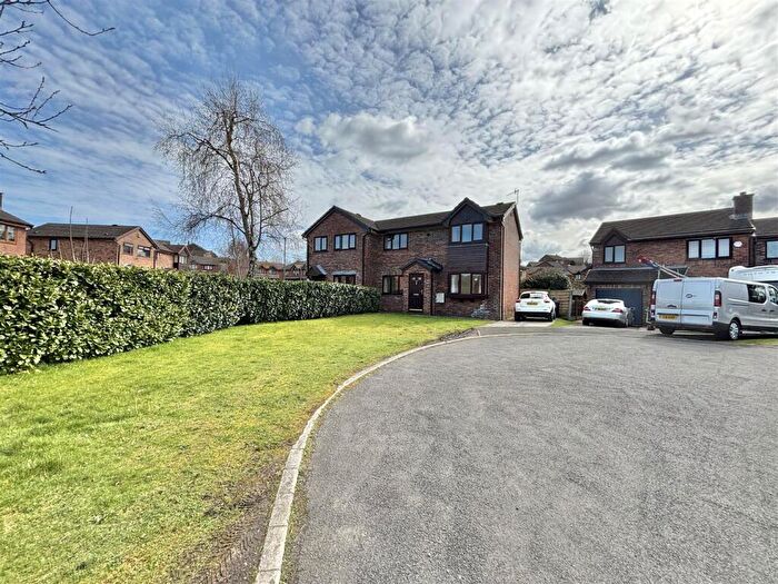 3 Bedroom Semi Detached House To Rent In Watkin Avenue, Hadfield, Glossop, SK13