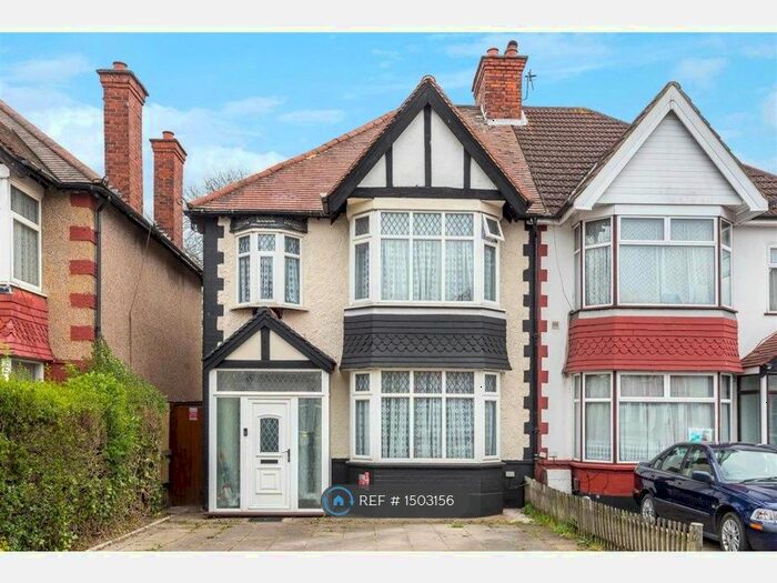 4 Bedroom Semi-Detached House To Rent In Rosslyn Crescent, Wembley, HA9