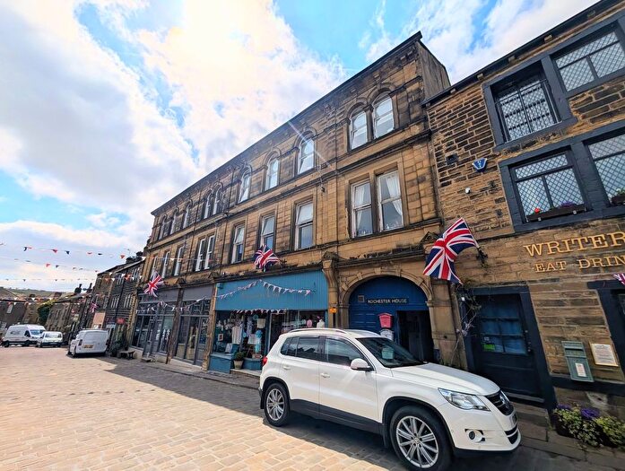 2 Bedroom Flat To Rent In Main Street, Haworth, Keighley, BD22