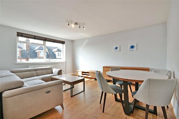 2 Bedroom Flat To Rent In Inglewood Road, West Hampstead, NW6