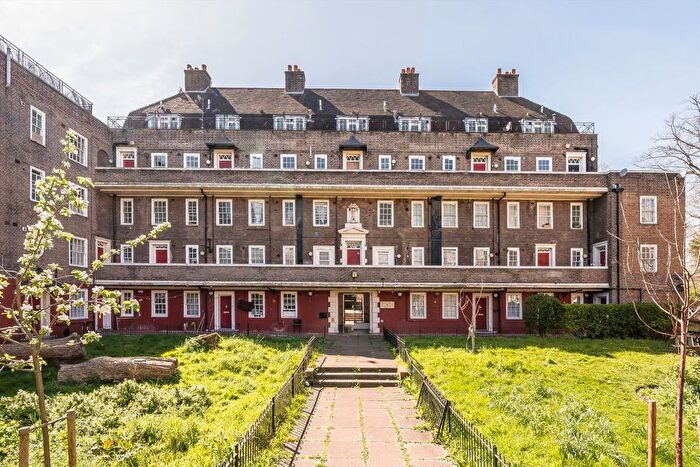 3 Bedroom Flat For Sale In Grant House, Clapham, SW8