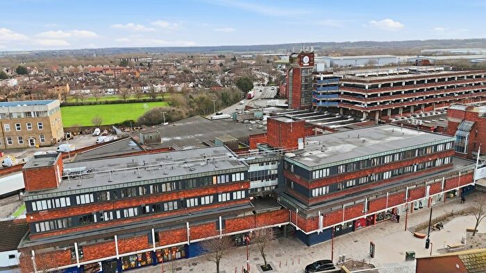 1 Bedroom Flat For Sale In Bartholomew Court, Waltham Cross, EN8