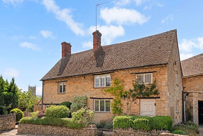 2 Bedroom Detached House For Sale In Main Street, Long Compton, Shipston-on-Stour, Warwickshire, CV36