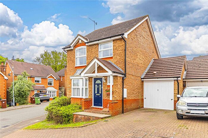 3 Bedroom Link Detached House For Sale In King Charles Road, Shenley, Radlett, Hertfordshire, WD7