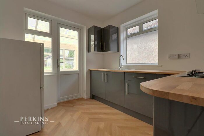 2 Bedroom Detached Bungalow To Rent In Marnham Crescent, Greenford, UB6