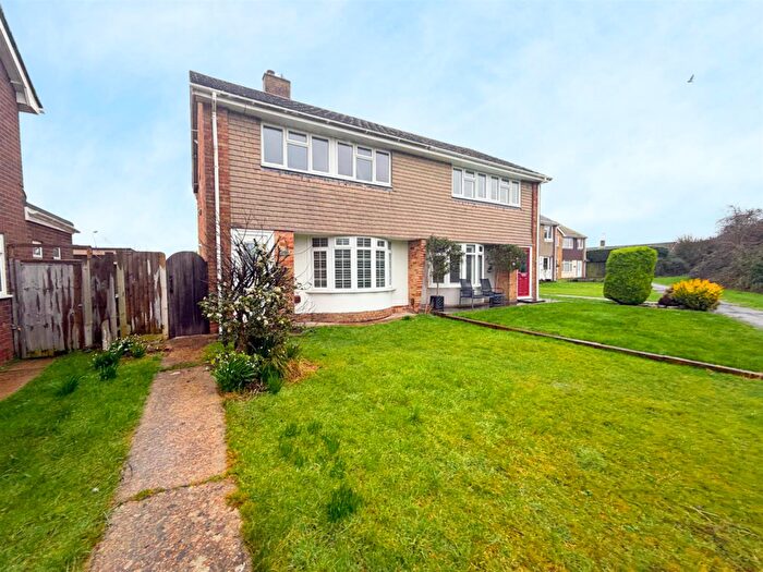 4 Bedroom Semi-Detached House To Rent In The Green Walk, Eastbourne, BN22