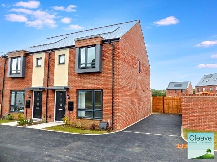 3 Bedroom Semi Detached House To Rent In Sapphire Road, Bishops Cleeve, GL52