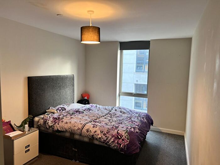 5 Bedroom Town House To Rent In Sudbury Street, Sheffield, S3