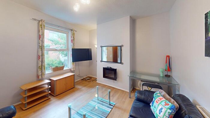 4 Bedroom Terraced House To Rent In Grimsby Terrace, NG3