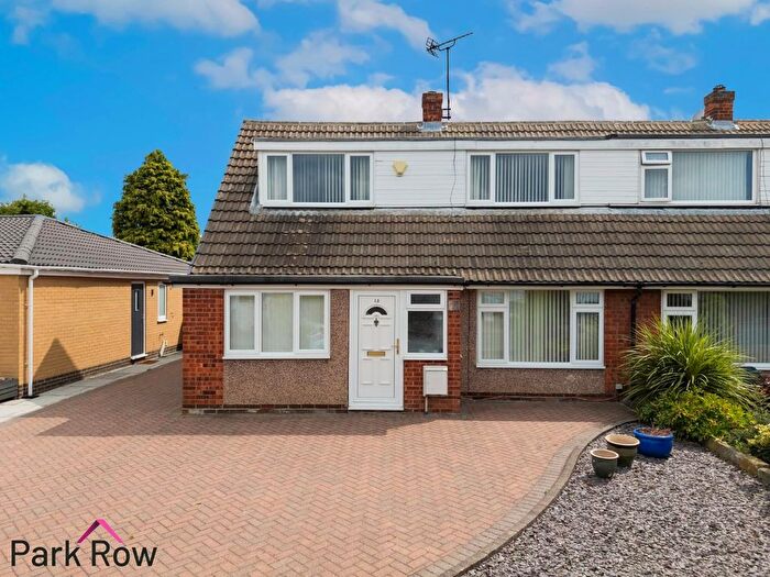 4 Bedroom Semi-detached House For Sale In Long Meadow Court, Garforth, Leeds, LS25