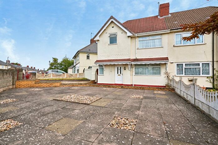 3 Bedroom Semi-Detached House For Sale In Prince George Road, Wednesbury, WS10