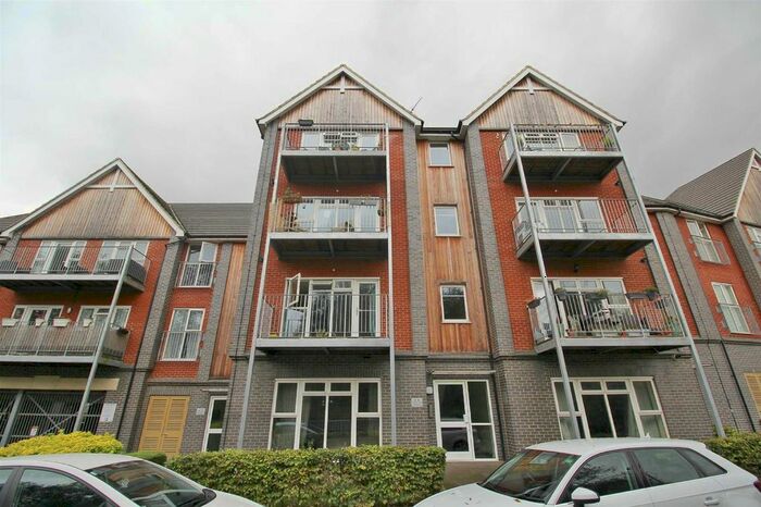 2 Bedroom Flat To Rent In Whimbrel House, Millward Drive Fenny Stratford, Milton Keynes, MK2