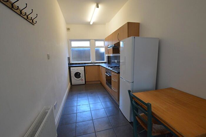 1 Bedroom Flat To Rent In Church Hill Road, E17