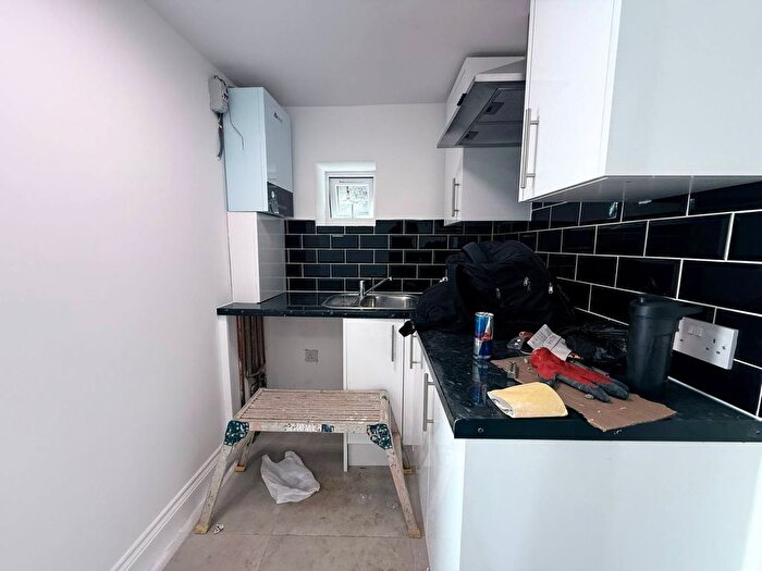 1 Bedroom Studio To Rent In Ilford, IG1