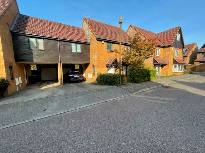 4 Bedroom House To Rent In Shenley Church End, Milton Keynes, MK5