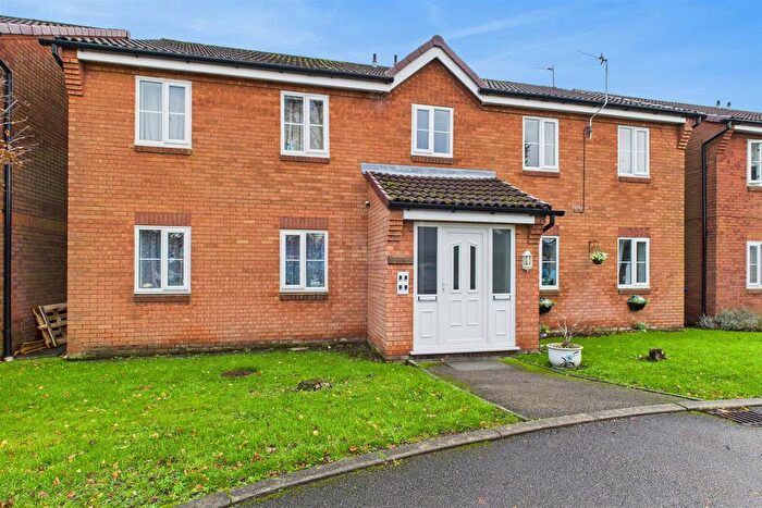 2 Bedroom Flat For Sale In Riverside Close, Warrington, WA1