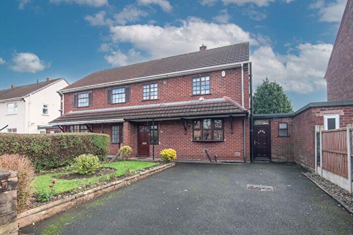 3 Bedroom Semi Detached House For Sale In Robert Road, Tipton, DY4