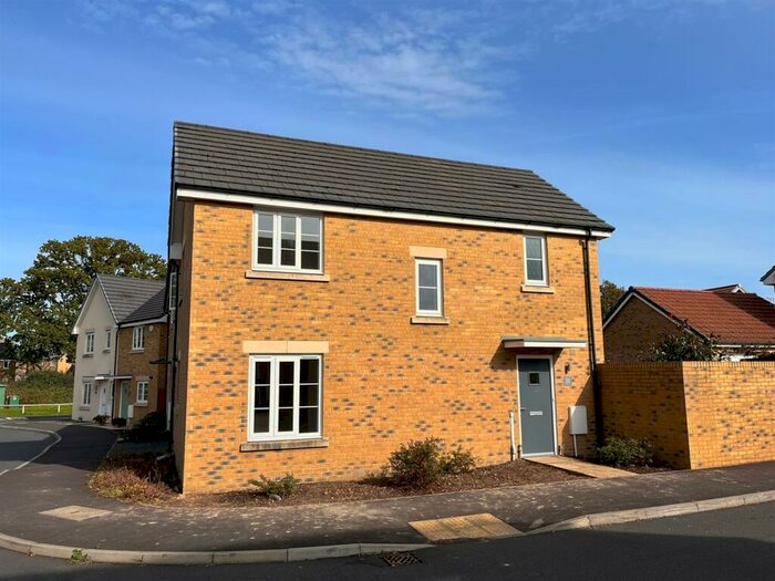3 Bedroom Link Detached House To Rent In Harrier Drive, Brympton, Yeovil, BA22