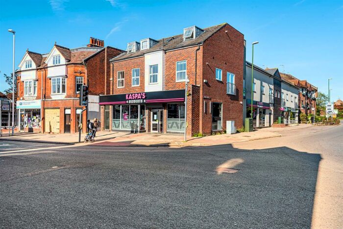 2 Bedroom Flat To Rent In Parkway House, - East Street, Horsham, RH12