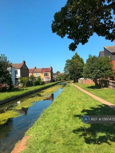 2 Bedroom Flat To Rent In Collings Close, London, N22